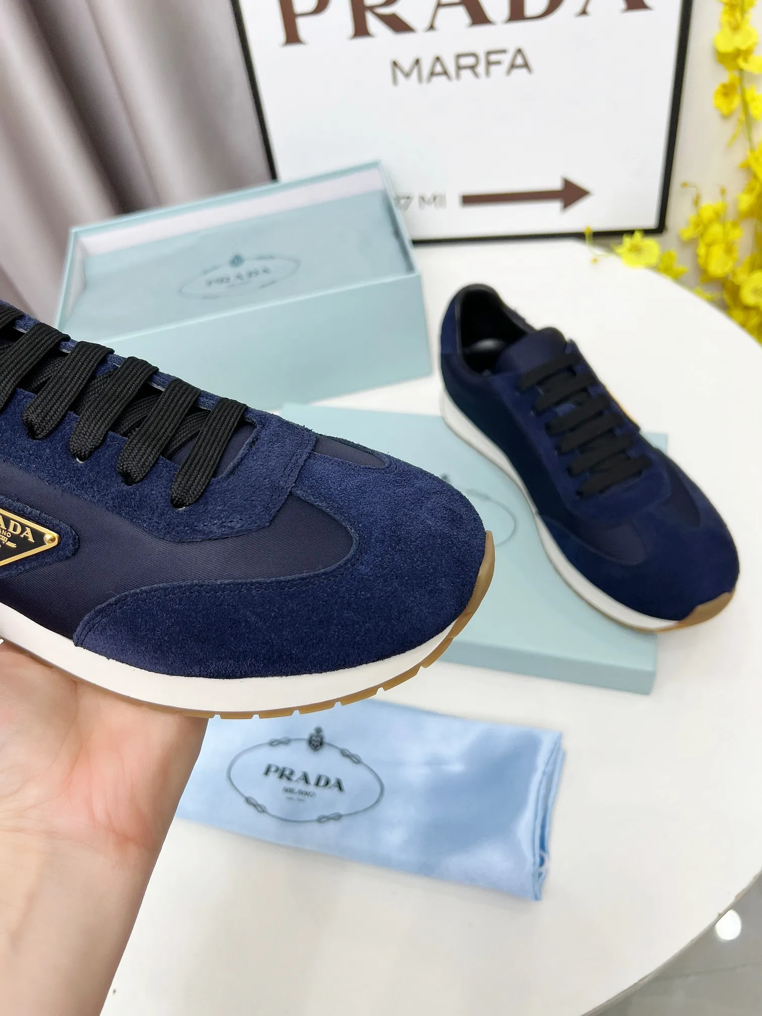 👟👟Ex-factory price 520👟👟 The new PRADA (Prada) men's and women's high-top counters are on the market simultaneously, 😘👍🏿Original molded anti-slip PU outsole, exquisite lines, simple and elegant, super comfortable and classy on the foot, suitable for leisure travel. Number of yards: 35 to 45. (Can be customized 38.45.46.
